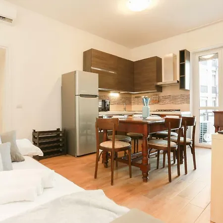 Beautiful With Studio In Corso Lodi Milan