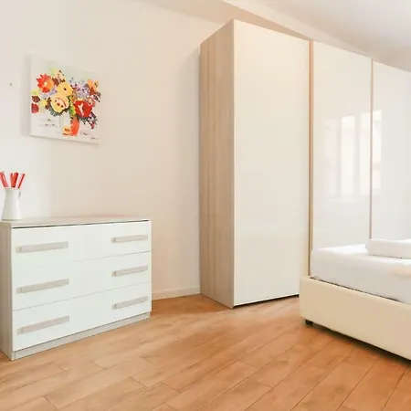 Beautiful With Studio In Corso Lodi Apartment